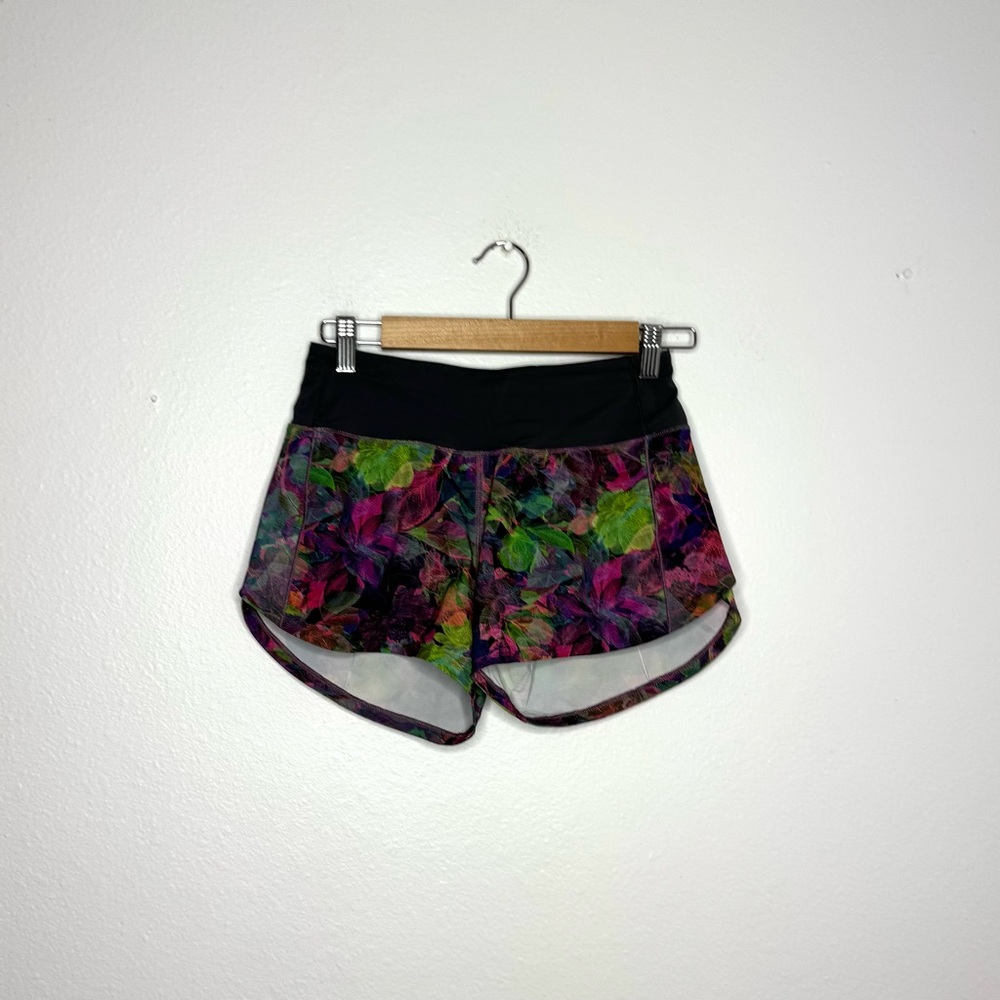 Lululemon Vivid Floral Tone Multi / Graphite Grey Speed Up‎ Mid-Rise Lined Short